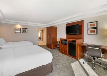 Comfort Inn Manchester Airport hotel thumbnail 5