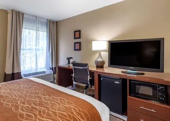 Comfort Inn Biltmore West hotel thumbnail 8