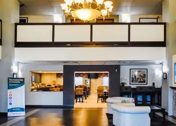 Comfort Inn Kent - Seattle hotel thumbnail 2