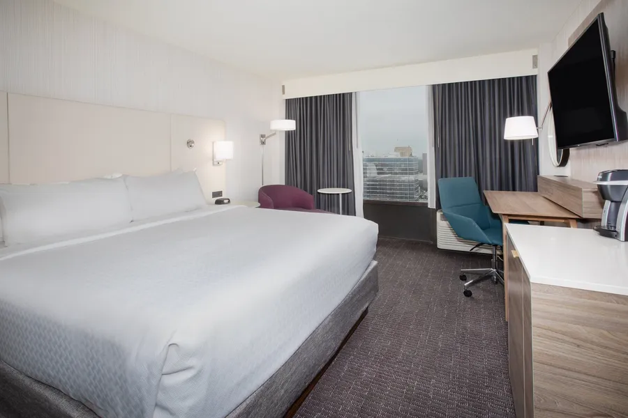 Crowne Plaza Kansas City Downtown by IHG hotel detail image 6