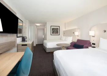 Crowne Plaza Kansas City Downtown by IHG hotel thumbnail 8