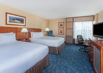 Crowne Plaza Dulles Airport by IHG hotel thumbnail 2