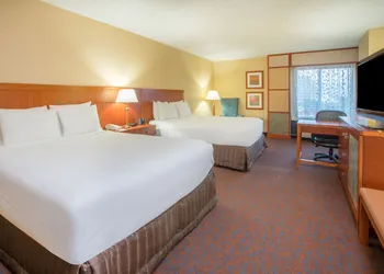 Crowne Plaza Dulles Airport by IHG hotel thumbnail 6