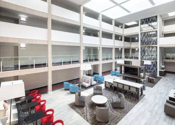 La Quinta Inn & Suites by Wyndham Atlanta Airport South hotel thumbnail 2