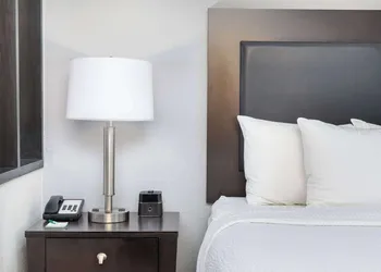 La Quinta Inn & Suites by Wyndham Atlanta Airport South hotel thumbnail 3
