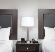 La Quinta Inn & Suites by Wyndham Atlanta Airport South hotel detail image 4