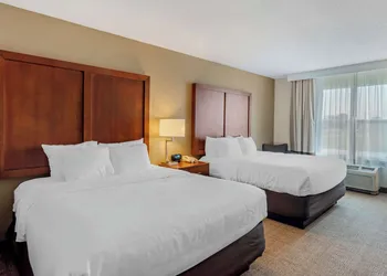 Comfort Inn & Suites Dover near Speedway hotel thumbnail 7