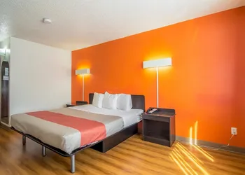 Motel 6 Dallas, TX - North - Richardson hotel thumbnail 5