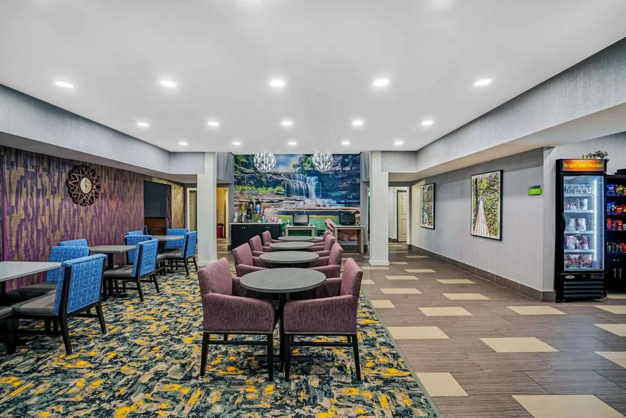 La Quinta Inn & Suites by Wyndham Cookeville hotel detail image 2