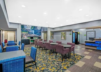 La Quinta Inn & Suites by Wyndham Cookeville hotel thumbnail 3