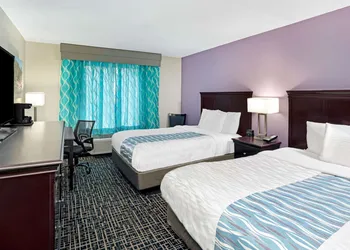 La Quinta Inn & Suites by Wyndham Cookeville hotel thumbnail 4