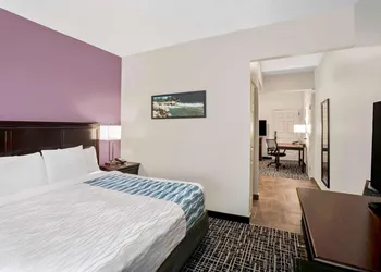 La Quinta Inn & Suites by Wyndham Cookeville hotel thumbnail 7