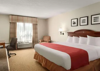 Country Inn & Suites by Radisson, Louisville South, KY hotel thumbnail 4
