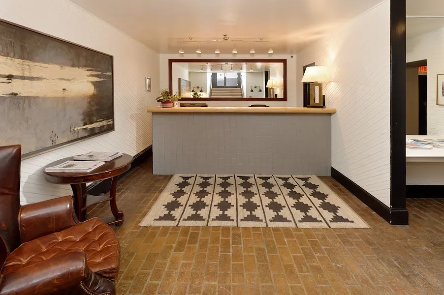 Independence Square Lodge by Frias hotel detail image 2