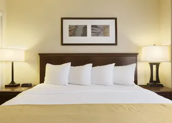 Country Inn & Suites by Radisson, Owatonna, MN hotel thumbnail 4