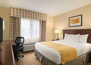 Country Inn & Suites by Radisson, Owatonna, MN hotel thumbnail 6
