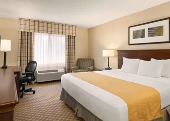 Country Inn & Suites by Radisson, Owatonna, MN hotel thumbnail 7