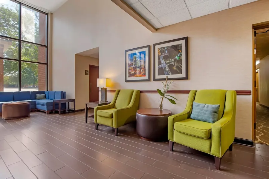 Comfort Suites Regency Park hotel detail image 6