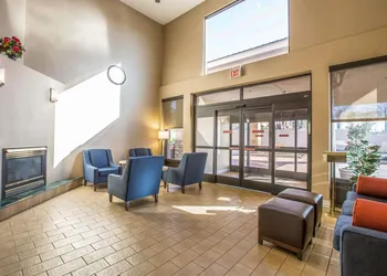 Quality Suites Morristown West hotel thumbnail 4