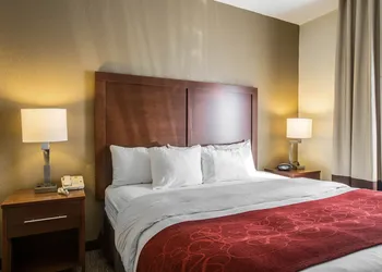 Quality Suites Morristown West hotel thumbnail 7