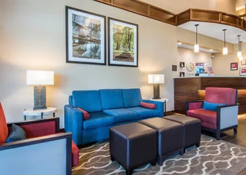 Comfort Suites Linn County hotel thumbnail 4