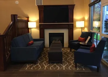 Comfort Suites Linn County hotel thumbnail 7
