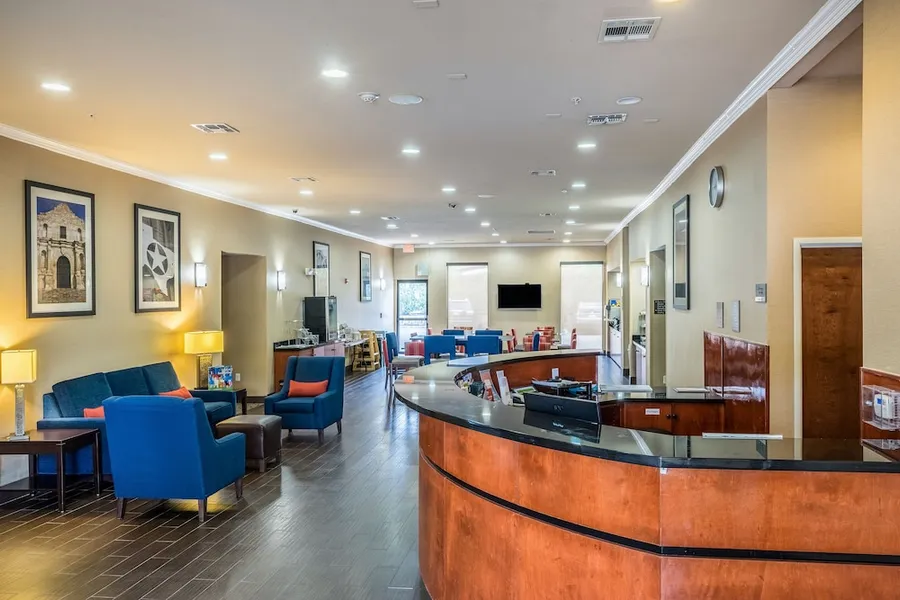 Comfort Suites Near Texas State University hotel detail image 2