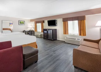 Days Inn by Wyndham Livonia/Canton/Detroit hotel thumbnail 8