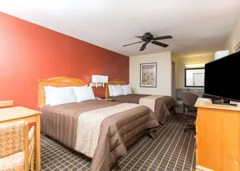Days Inn by Wyndham Forest hotel thumbnail 5