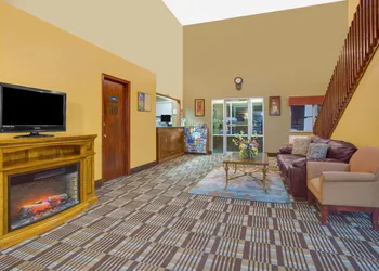 Days Inn by Wyndham North Platte hotel thumbnail 2