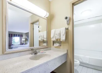 Days Inn Lexington SE/Hamburg hotel thumbnail 6