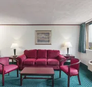 Schenectady Inn & Suites hotel detail image 4