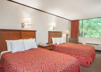 Schenectady Inn & Suites hotel thumbnail 5