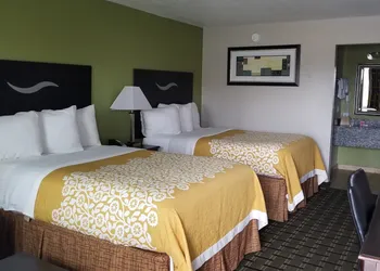 Days Inn by Wyndham West Memphis hotel thumbnail 2