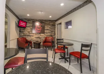 Red Roof Inn Edgewood hotel thumbnail 3