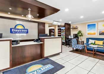 Days Inn by Wyndham Goose Creek hotel thumbnail 2