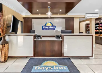 Days Inn by Wyndham Goose Creek hotel thumbnail 3