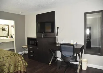 Days Inn by Wyndham Goose Creek hotel thumbnail 6