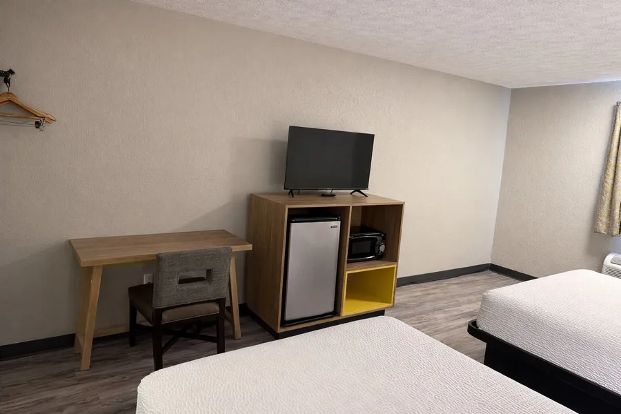 Days Inn by Wyndham Amherst OH – Near Cleveland, Cedar Point & Lake Erie hotel detail image 6