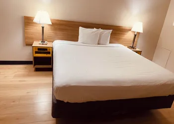 Days Inn by Wyndham Amherst OH – Near Cleveland, Cedar Point & Lake Erie hotel thumbnail 8