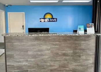 Days Inn by Wyndham Morristown hotel thumbnail 2