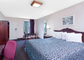 Days Inn by Wyndham Morristown hotel thumbnail 4