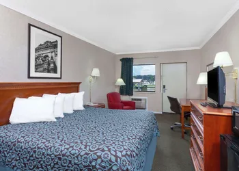 Days Inn by Wyndham Morristown hotel thumbnail 8