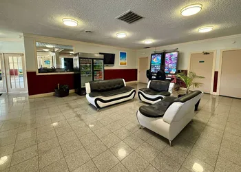 Days Inn by Wyndham Ruther Glen Kings Dominion Area hotel thumbnail 2