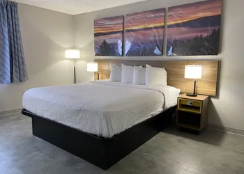 Days Inn by Wyndham Rawlins hotel thumbnail 8