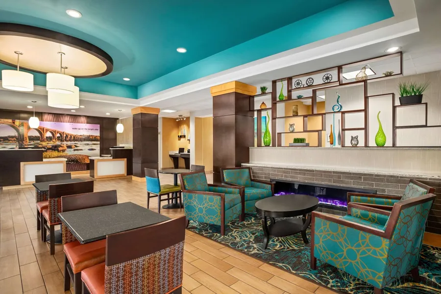 La Quinta Inn & Suites by Wyndham Richmond-Midlothian hotel detail image 2