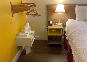 Days Inn by Wyndham St. Augustine I-95/Outlet Mall hotel thumbnail 2