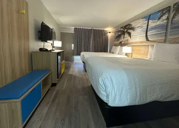 Days Inn by Wyndham Fort Myers hotel thumbnail 6
