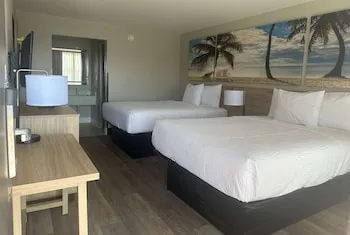 Days Inn by Wyndham Fort Myers hotel thumbnail 8