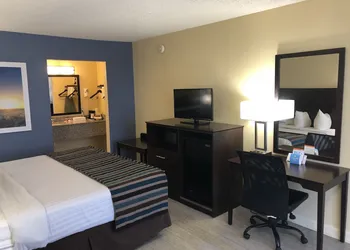 Days Inn by Wyndham Natchez hotel thumbnail 7